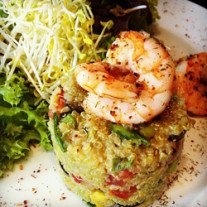 salat-iz-kinoa-s-krevetkami-quinoa